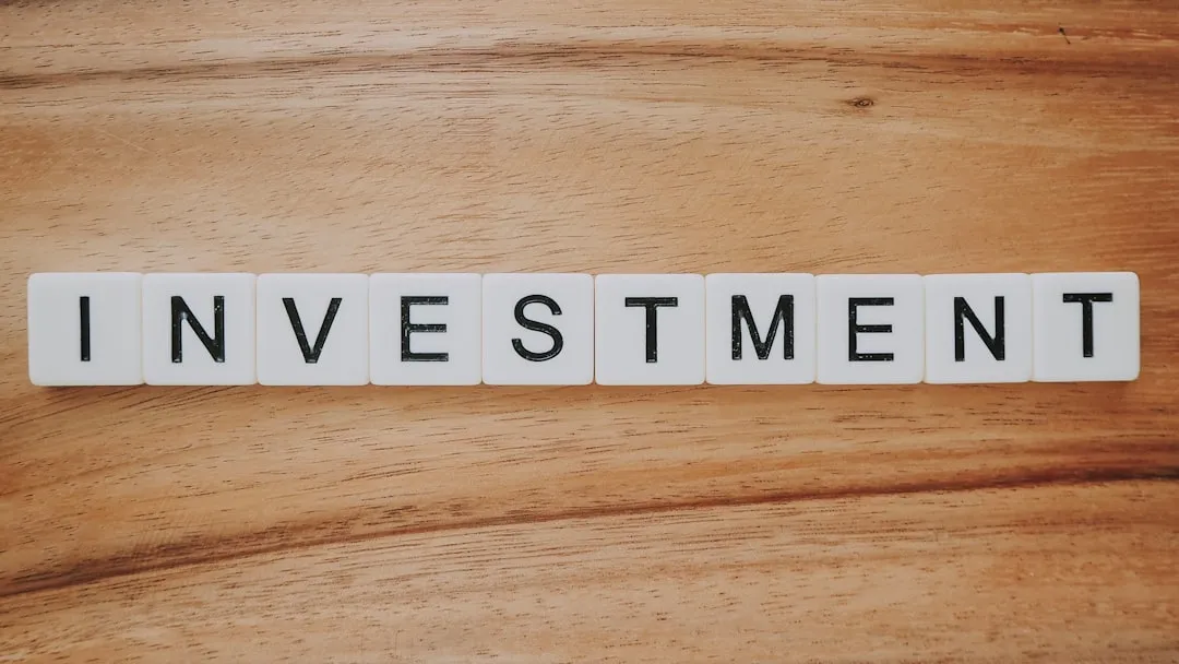 BTC ETF 유출 행진 종료 데이터 비트코인 ETF 자금 유출 행진 종료와 유입 반등을 표현한 자금 흐름 이미지